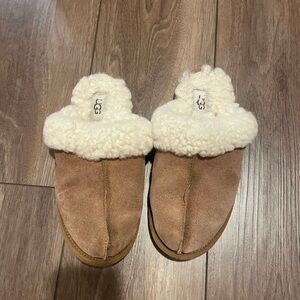 Slip on tan UGG slippers
